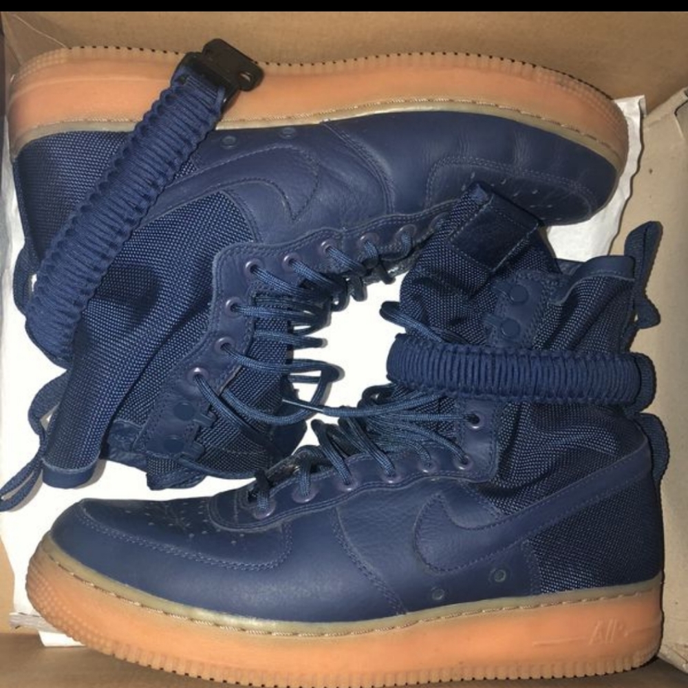 100 each Nike air force size 10 with oh box